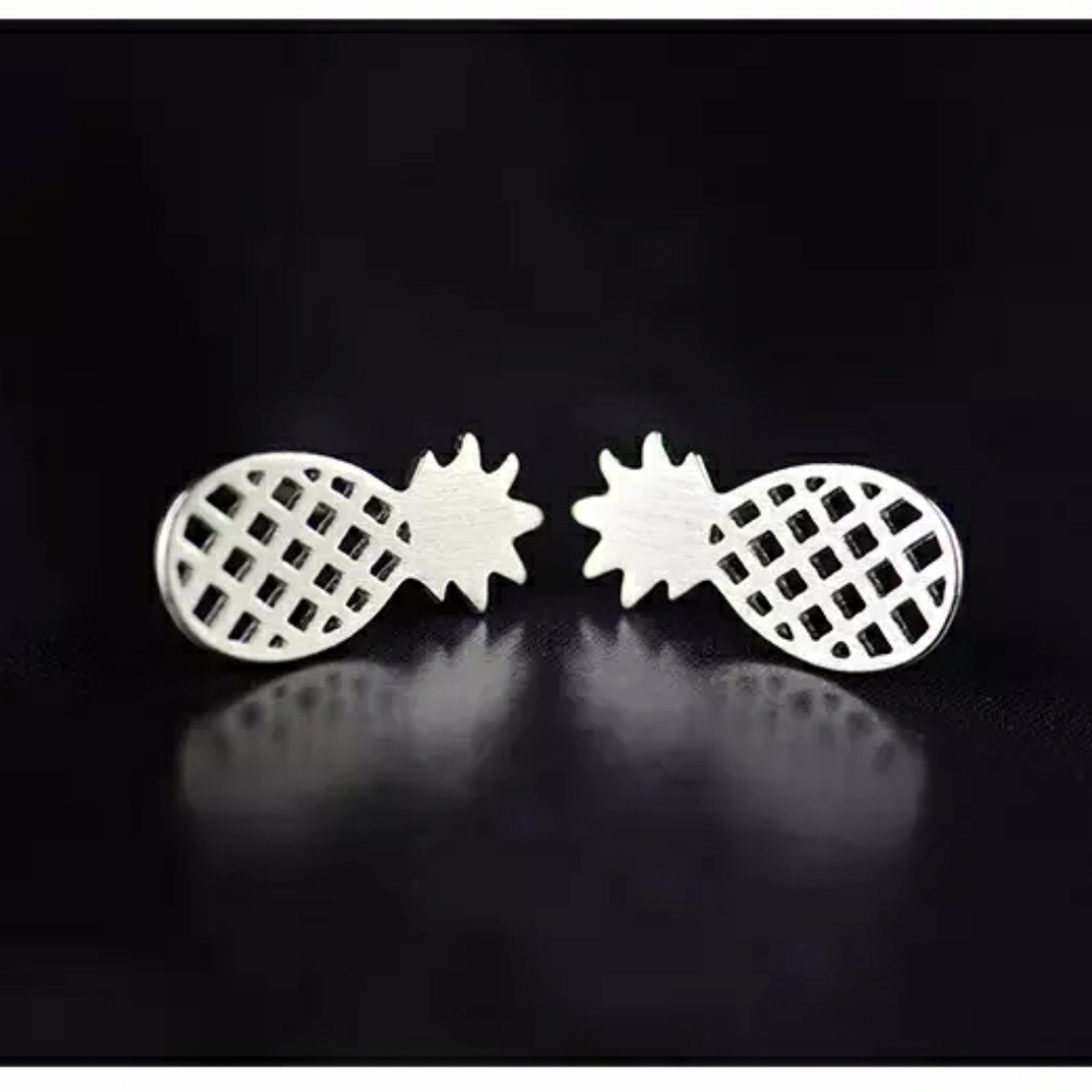 NEW 925 Sterling Silver Pineapple Stud Earrings - Picture 3 of 12